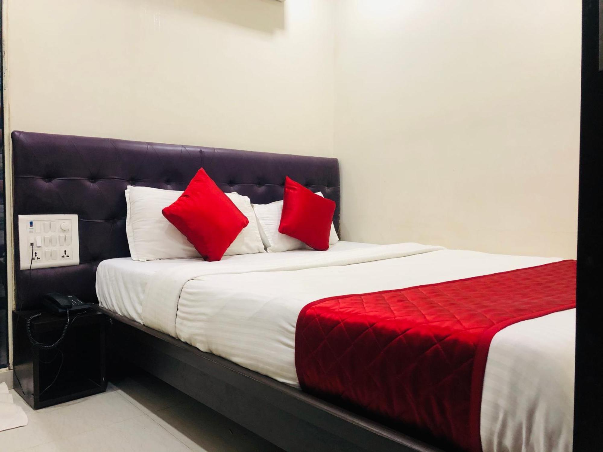 Hotel Guestinn Residency มุมไบ ภายนอก รูปภาพ