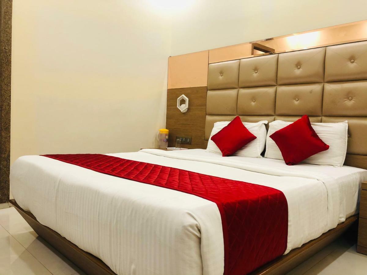 Hotel Guestinn Residency มุมไบ ภายนอก รูปภาพ