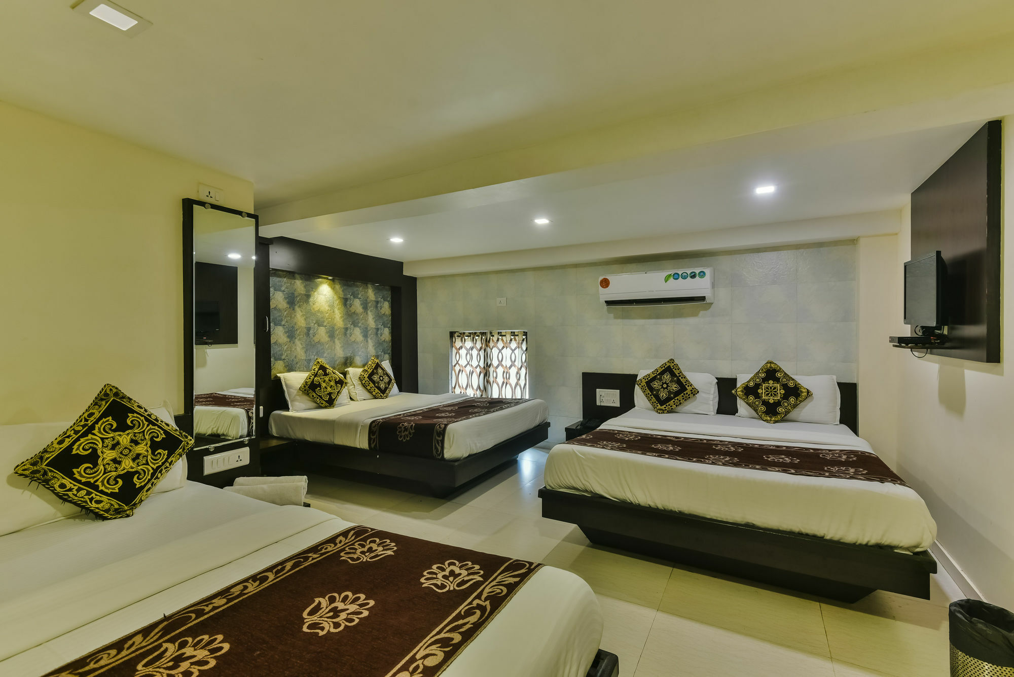 Hotel Guestinn Residency มุมไบ ภายนอก รูปภาพ
