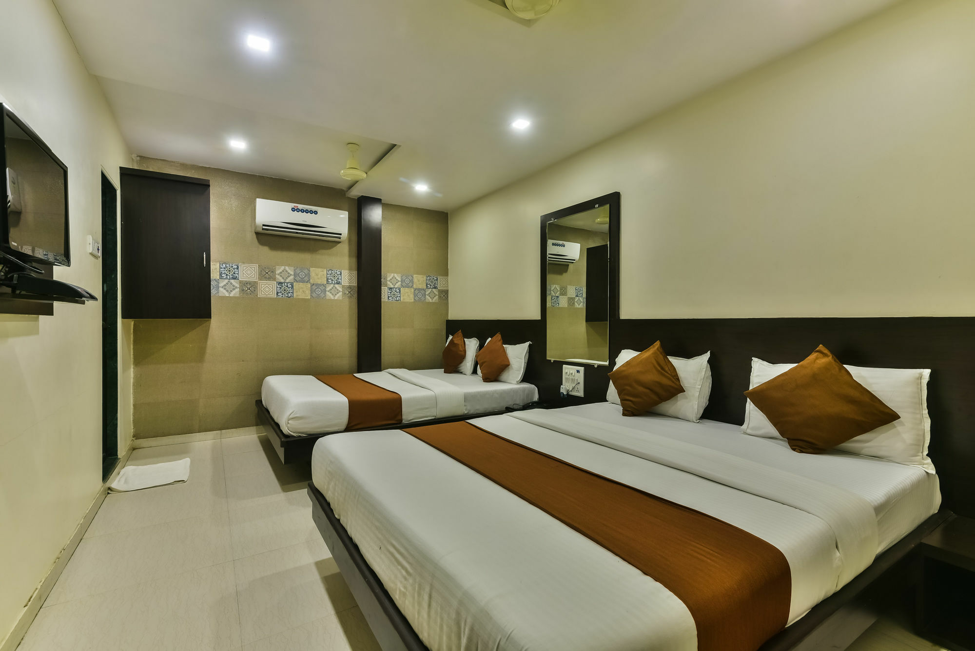 Hotel Guestinn Residency มุมไบ ภายนอก รูปภาพ