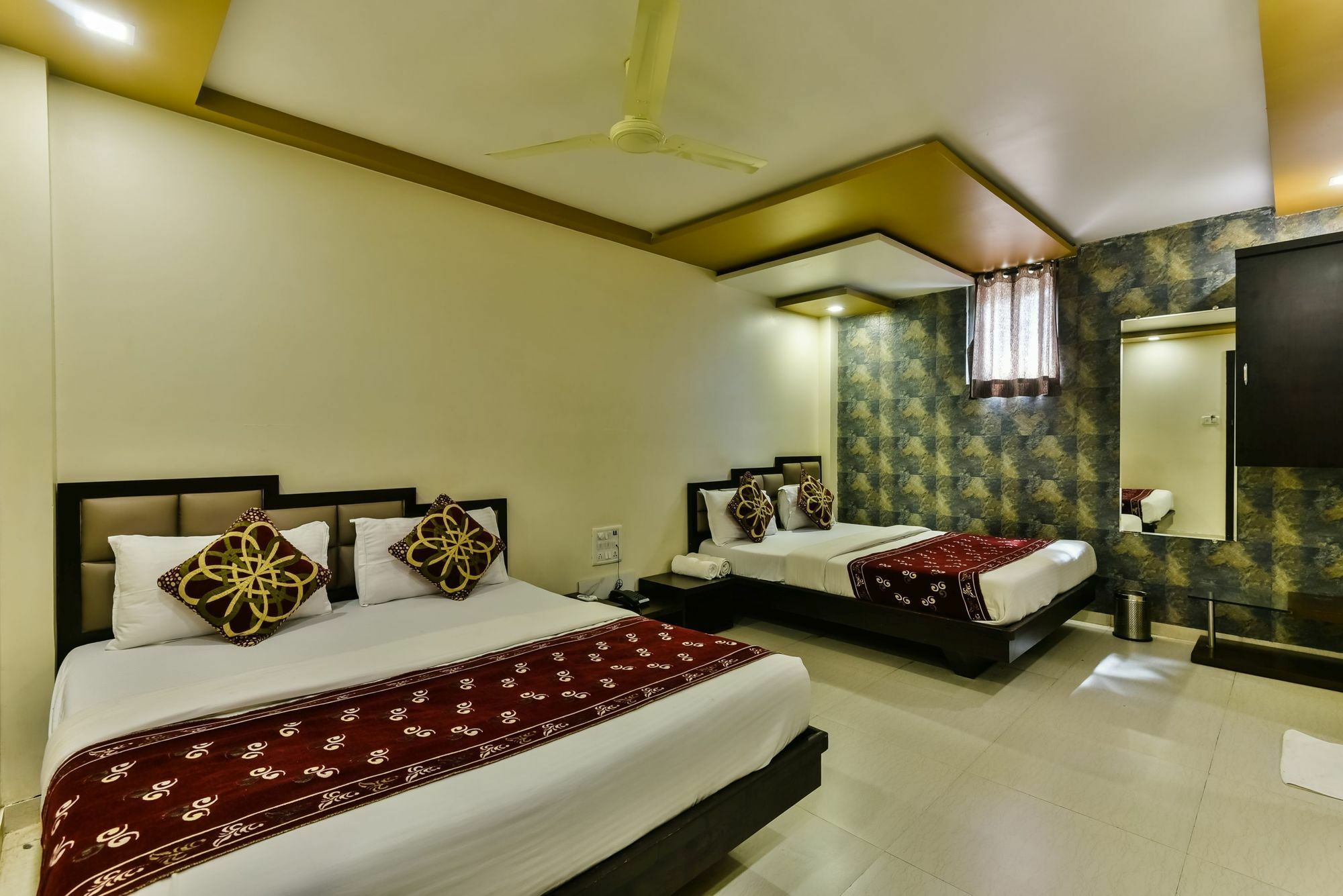 Hotel Guestinn Residency มุมไบ ภายนอก รูปภาพ