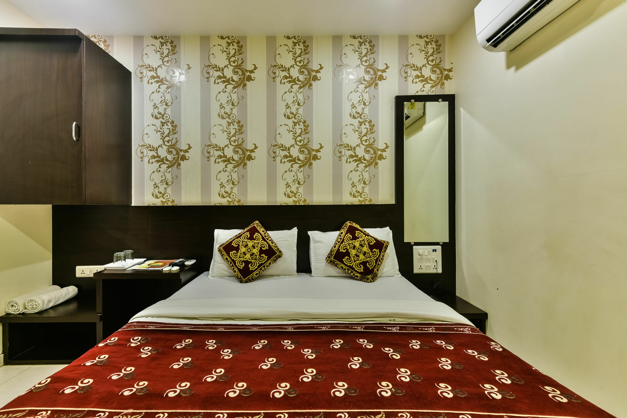 Hotel Guestinn Residency มุมไบ ภายนอก รูปภาพ