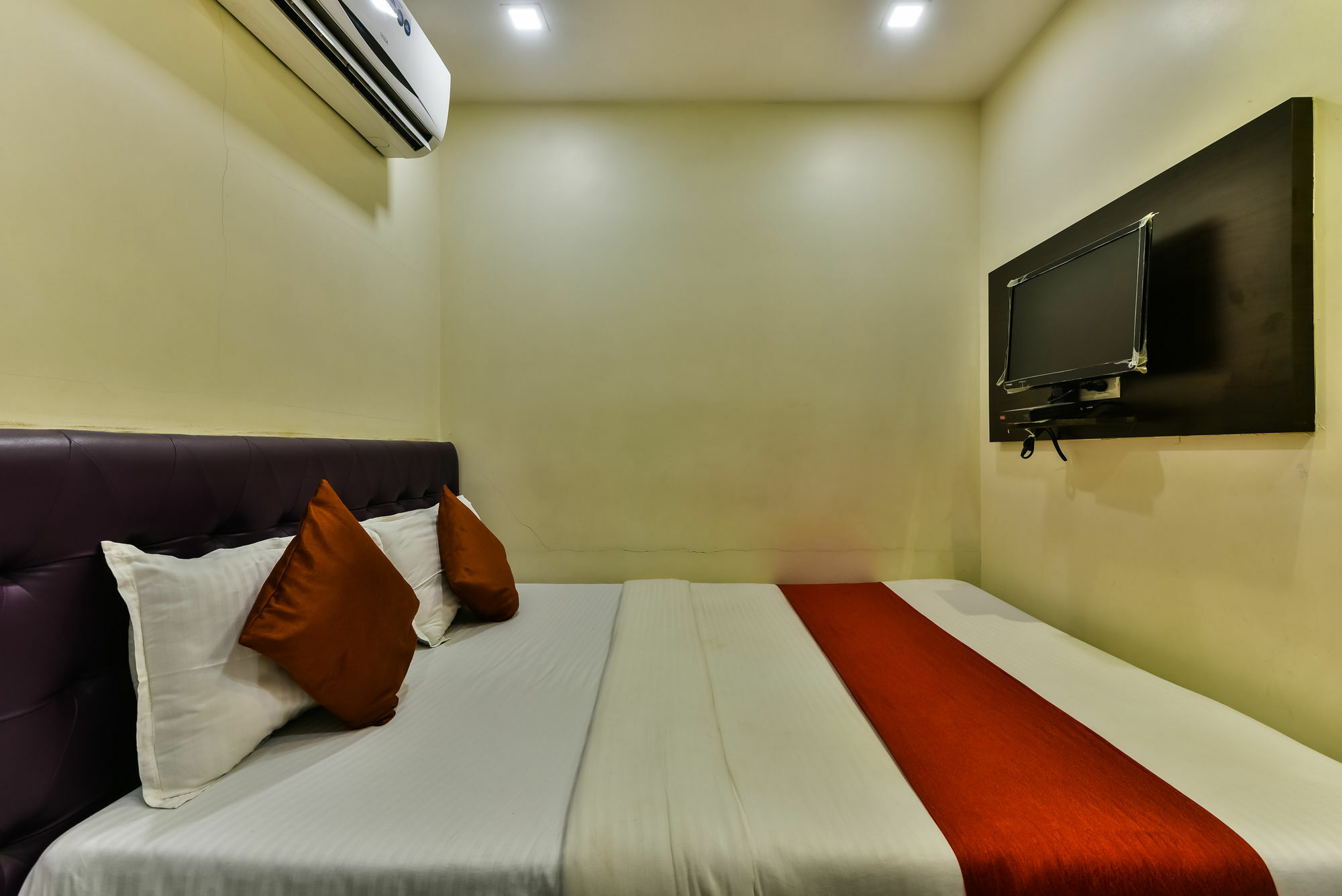 Hotel Guestinn Residency มุมไบ ภายนอก รูปภาพ