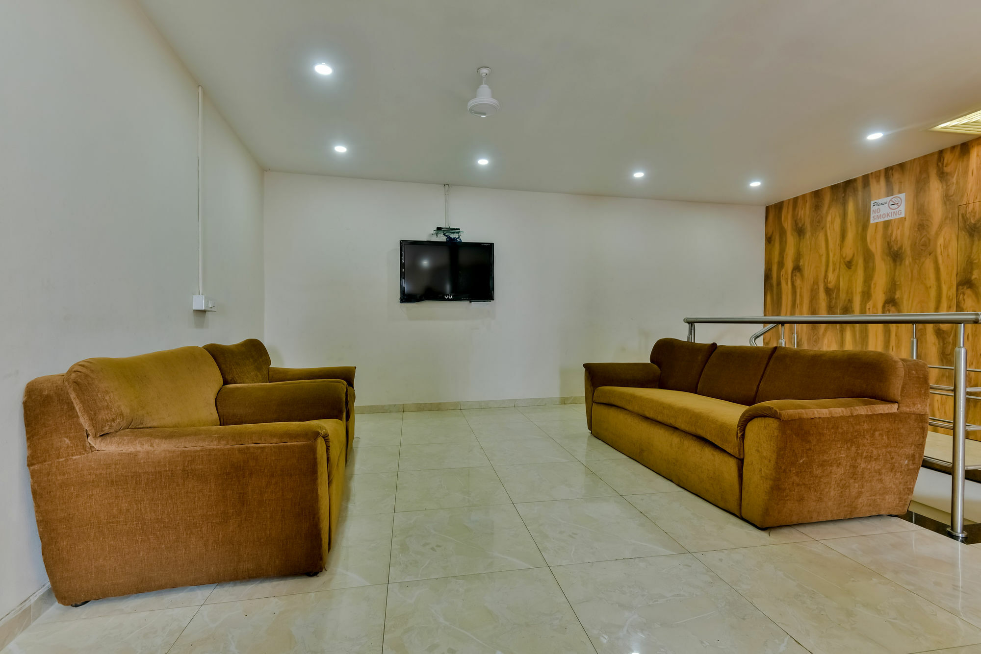 Hotel Guestinn Residency มุมไบ ภายนอก รูปภาพ